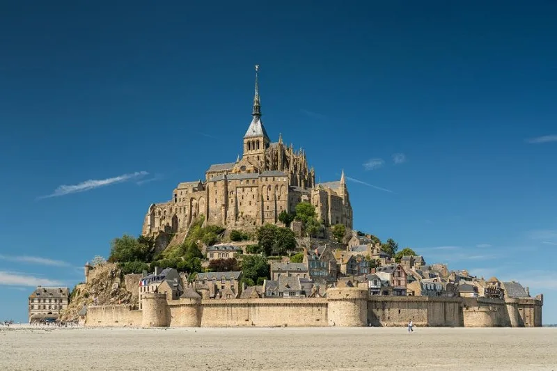 Mont Saint Michel ở đâu?